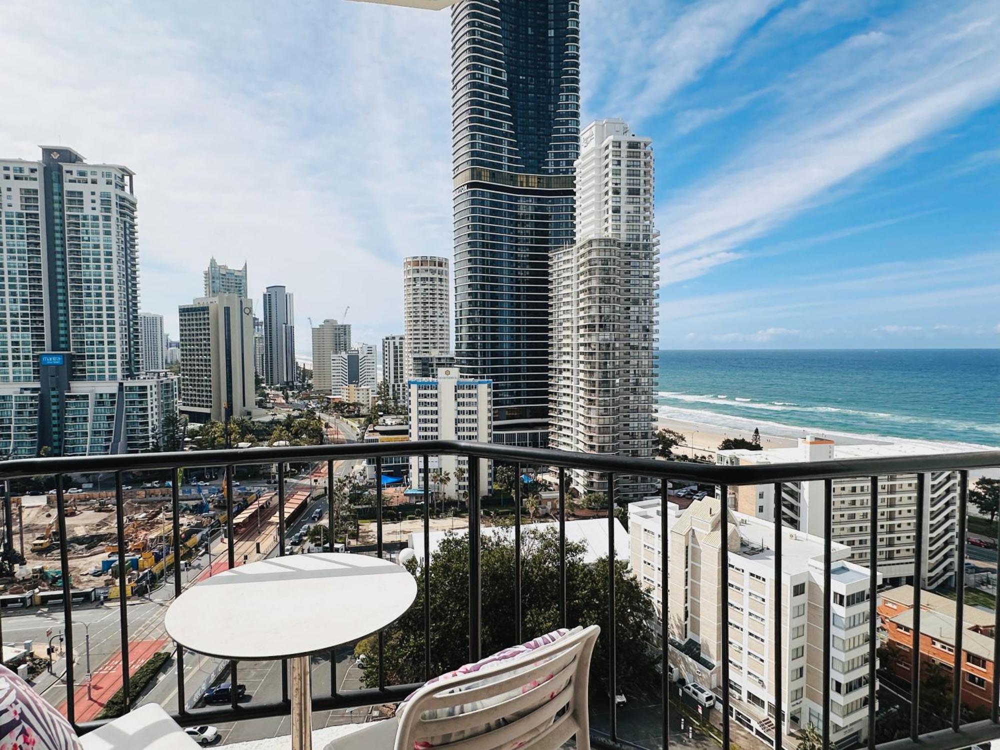Apartment Mantra On View Ocean Escape At Surfers Paradise *